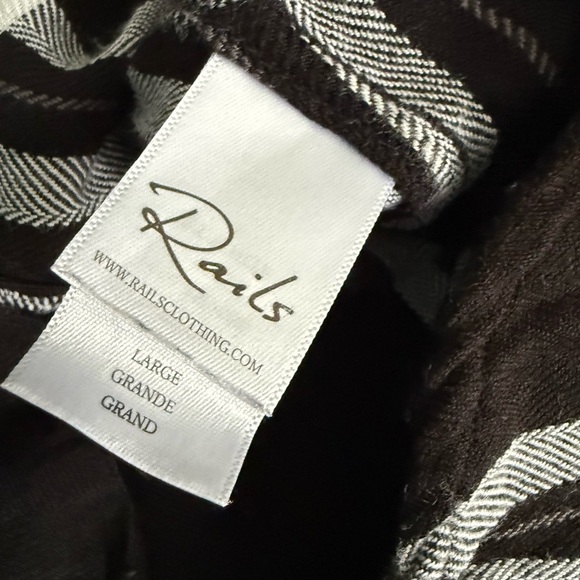 Rails Black and White Plaid Button Down Shirt size Large - Picture 9 of 12